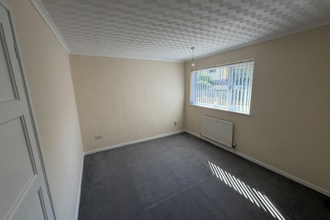 8, Kier Place Rawmarsh, Rotherham photo 4