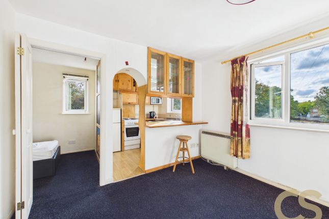 78, Parrotts Field, Hoddesdon photo 4