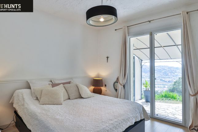 Villa for sale in Saint Laurent Du Var, Antibes Area, French Riviera