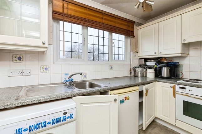 5, Woodfalls Manor, Loxwood Road, Horsham photo 3