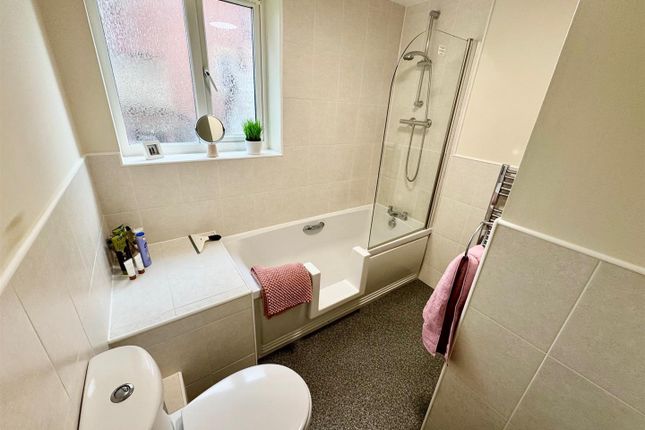 Flat 11, Headland View, Filey Road, Scarborough photo 4