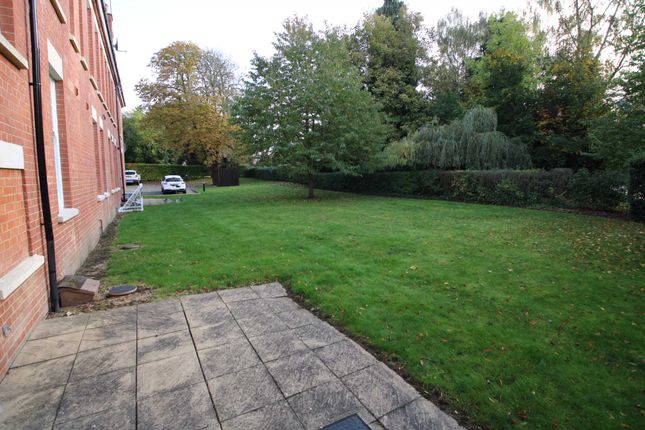 6 Casson Court,, Goldring Way, St Albans photo 5