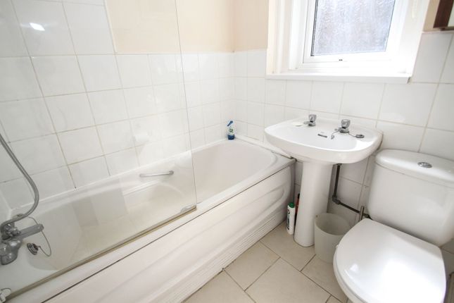 296a Charminster Road, Bournemouth photo 5