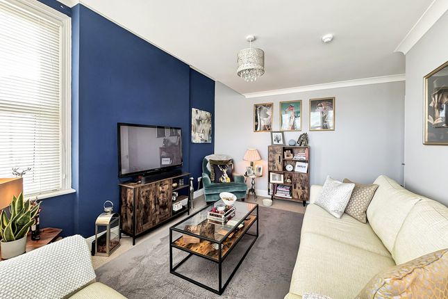 Flat Flat 2, 13, Tennyson Road, Worthing photo 4