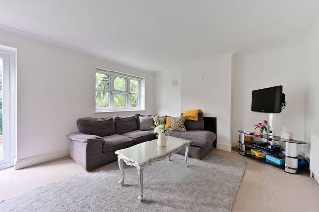 Detached house to rent in West Hill Road, Wandsworth, London