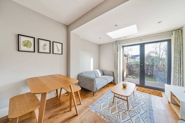 Thumbnail Flat to rent in Oakley Gardens, Crouch End, London