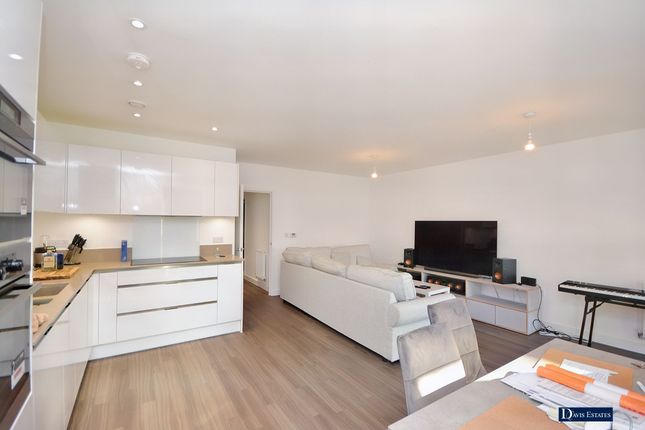 Flat for sale in Freesia Lodge, St. Clements Avenue, Kings Park, Harold Wood, Romford