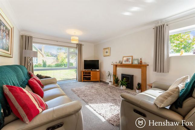 10, Forest Close, North Baddesley photo 4