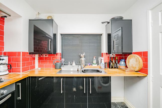 61, Bell Street, Barry photo 3