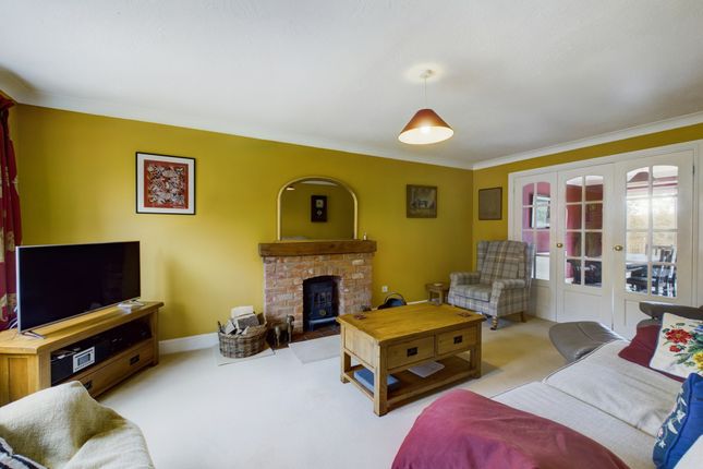 7 Clinkard Place, High Wycombe photo 2