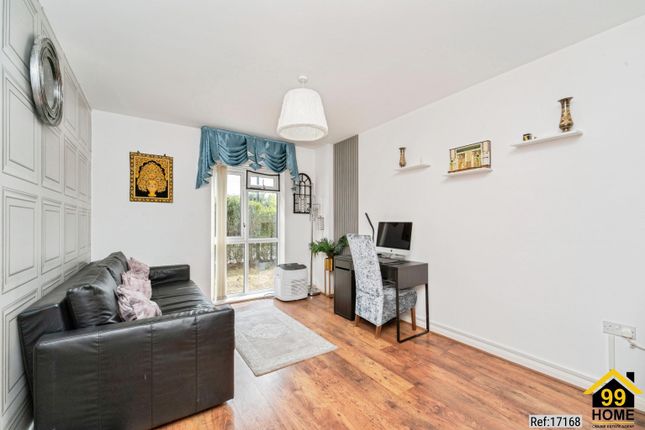 Flat 4, Hyde Lodge, West Drayton photo 4