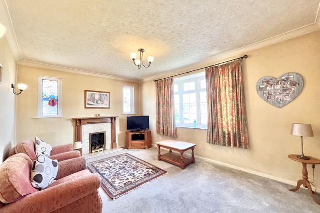10, Riversway, Poulton-Le-Fylde photo 3