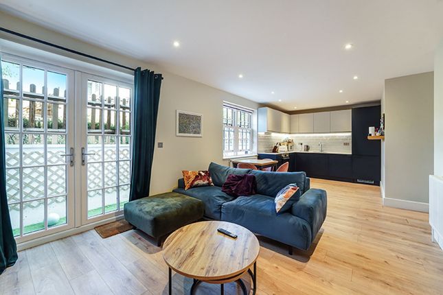 Flat 1, St. Catharines Court, Surbiton photo 2