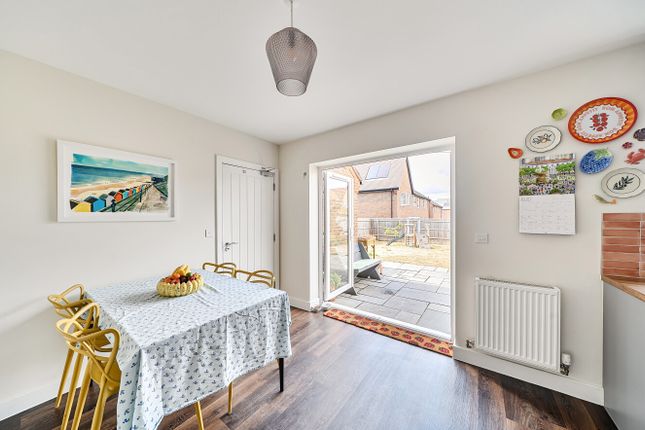 30, Buttercup Road, Southampton photo 4