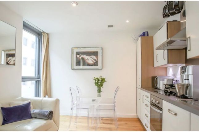 Flat 41/Fable Apartments, 261c City Road, London photo 4