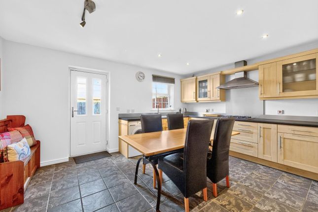 4, Cheshire Close, York photo 2