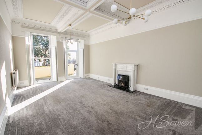 Thumbnail Flat to rent in Falkland Road, Torquay