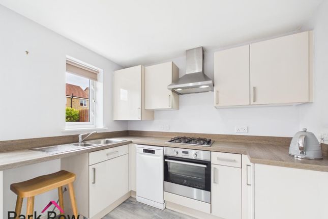 50, Braeburn Road, Leeds photo 2