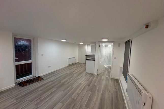 Flat 12C, Old Barclays Bank PLC, Ebbw Vale photo 3