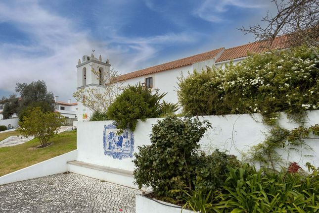 Villa for sale in 2500 Caldad Da Rainha, Portugal