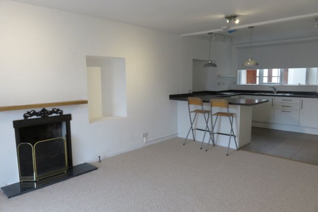 Flat 1, 4, North Parade, Penzance photo 3