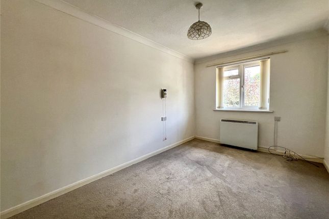 38 Reeve Court,, Tarragon Drive, Surrey photo 4
