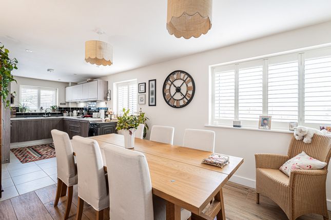 5, Cardinham Close, Lostwithiel photo 4