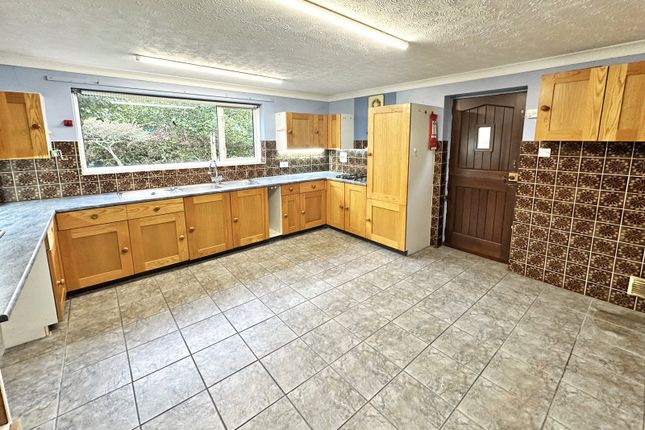 26, Durrant Way, Lymington photo 4