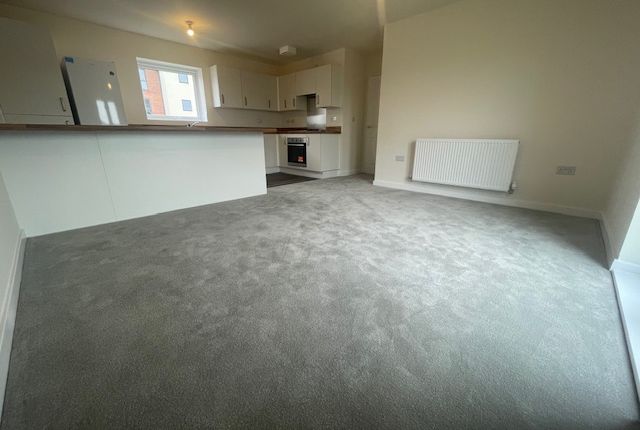 Thumbnail Flat to rent in Foxglove Way, Balby, Doncaster