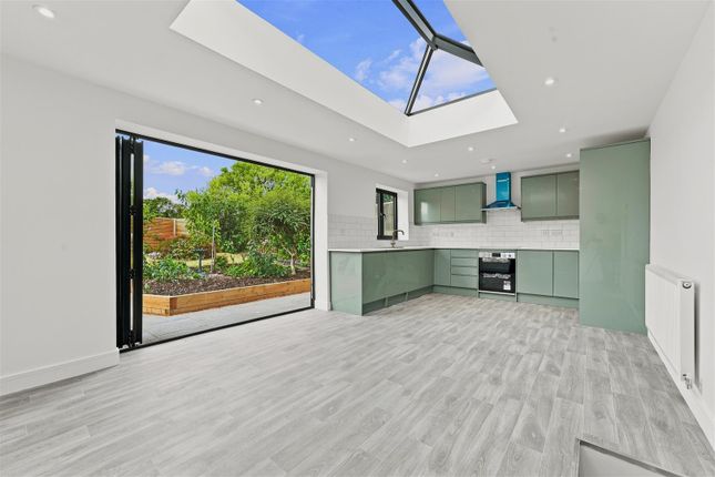 1, Swan Lane, Winterbourne photo 2