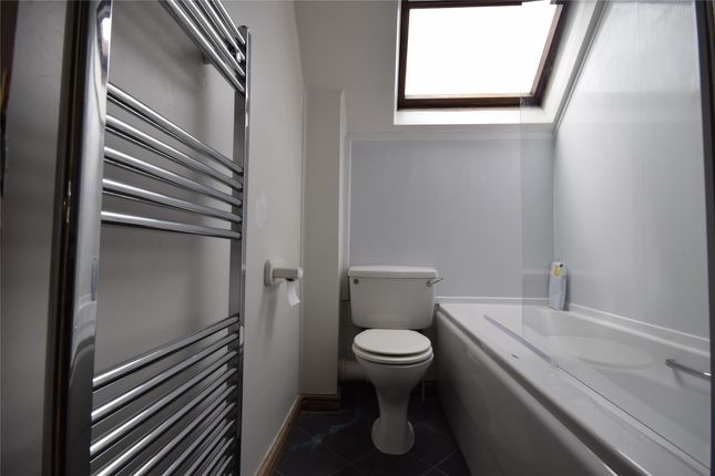9, Elliot Place, Cheltenham photo 3