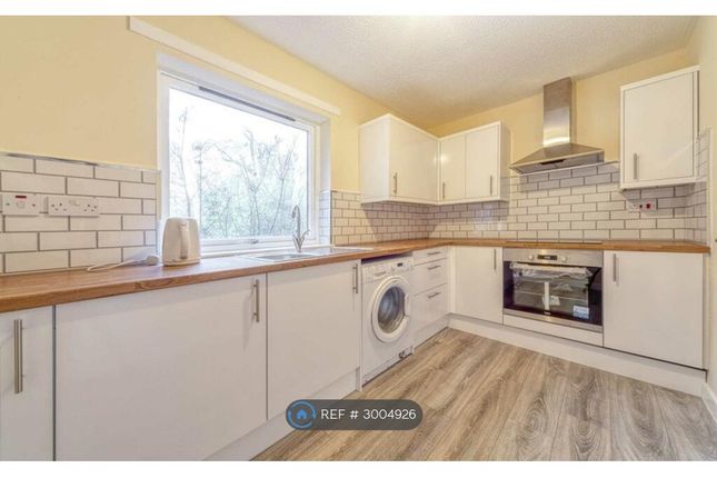 Flat, Tantallon Road Shawlands, Glasgow photo 3