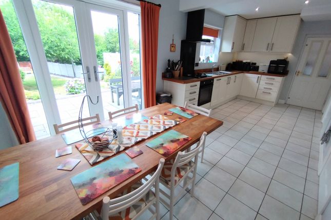 13, Grove Avenue, Stoke-on-Trent photo 3