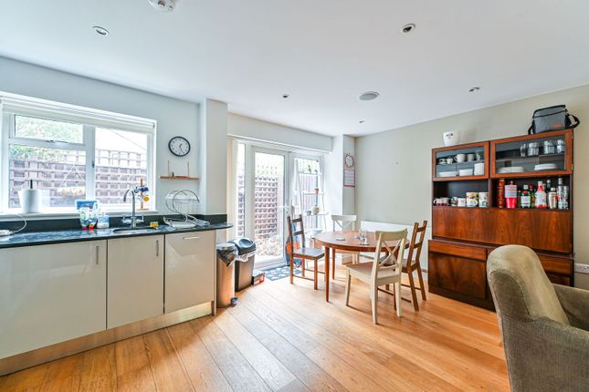 2-bed house on Laurel Mews, Camberwell, £2,500/mo