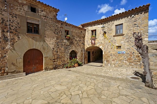 Hotel/guest house for sale in Girona, Costa Brava, Catalonia