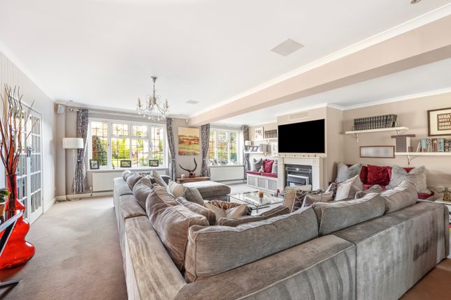 22 Golf Side, Cheam, Sutton photo 2