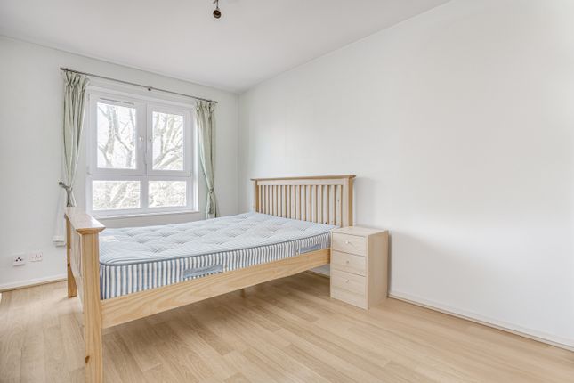 Flat for sale in Everington Street, Hammersmith