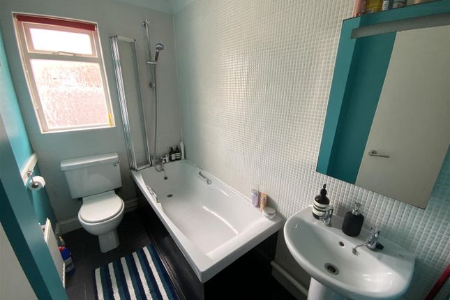 Flat 3, 20, Farm Road, Hove photo 4
