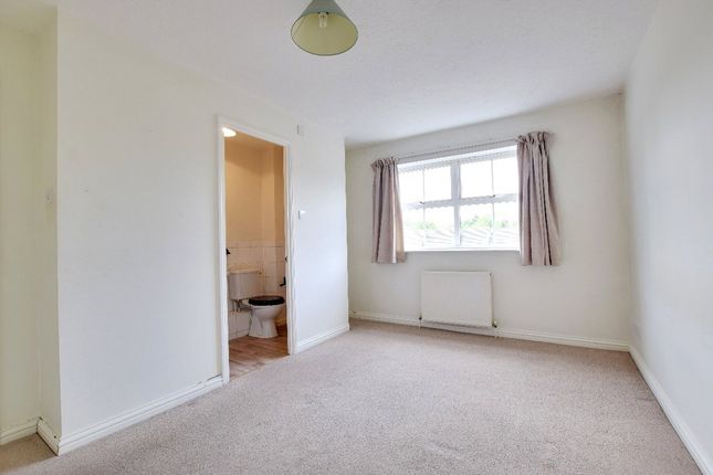 62, Salters Close, Hertfordshire photo 4