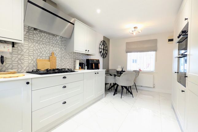 16 Blaenau'r Cwm, Merthyr Tydfil photo 3