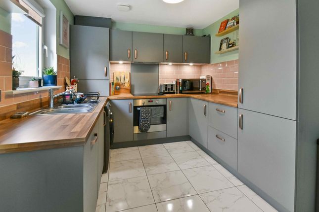 72 Kaims Crescent, Livingston photo 4