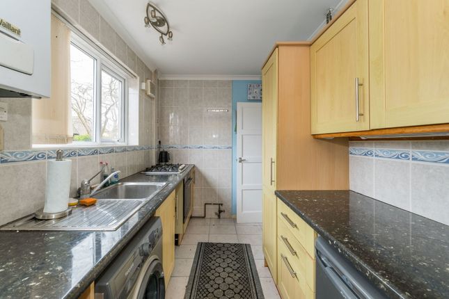 22, Bradfield Avenue, Ipswich photo 3