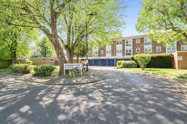 2-bed flat on 19, Harriers Close, Ealing, £460,000