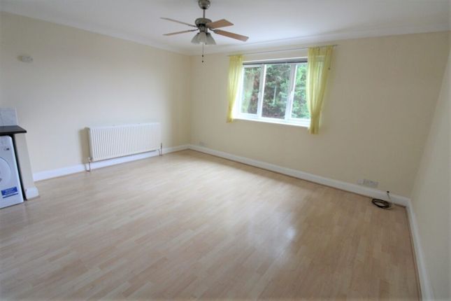 3 Stateland Court, Cranbrook Lane, London photo 2
