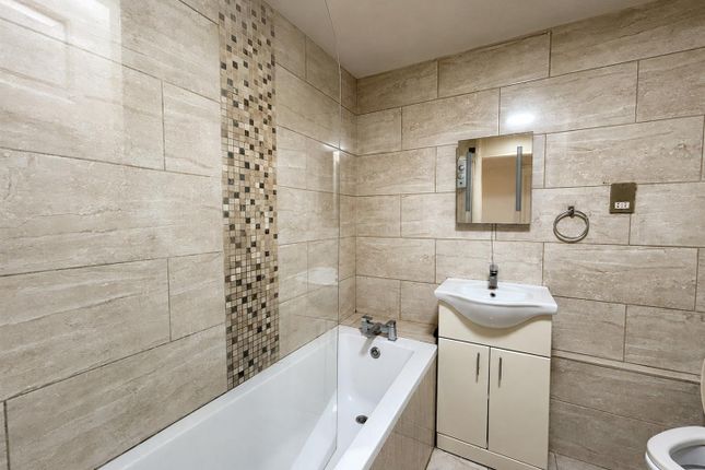12, Houstoun Court, Hounslow photo 5