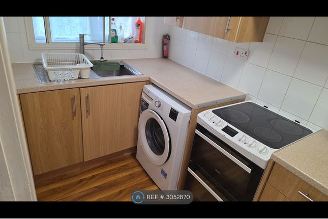 Weavers Close, Isleworth photo 4