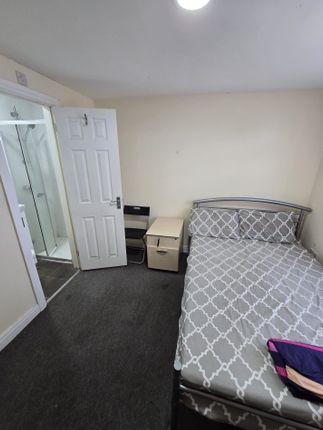 Thumbnail Terraced house to rent in Sunnyside Road, Ilford