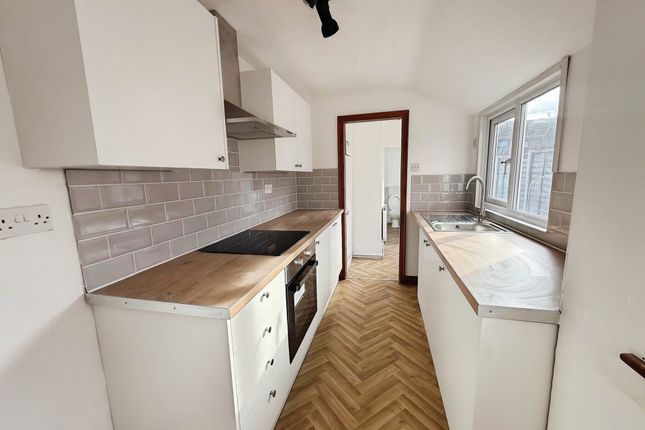 29, Northumberland Ave, Kidderminster photo 4