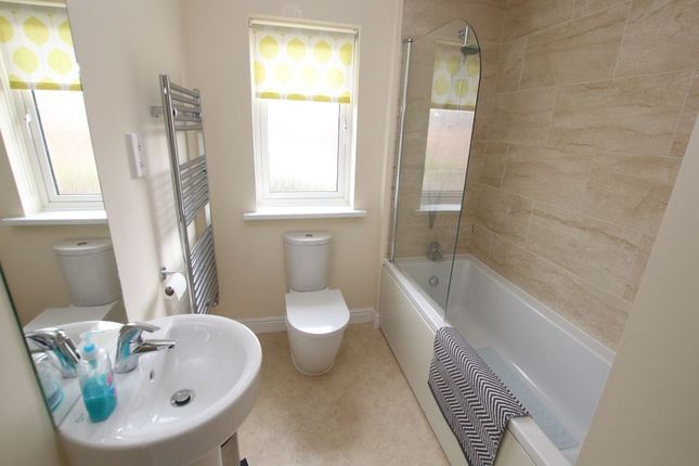 1, Ford Close, Scartho Top photo 4