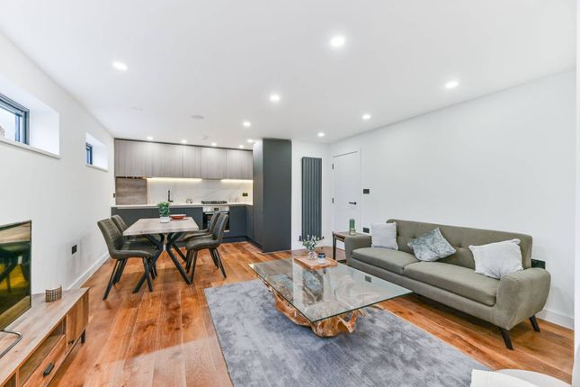 Thumbnail Flat for sale in Allium House, Purley